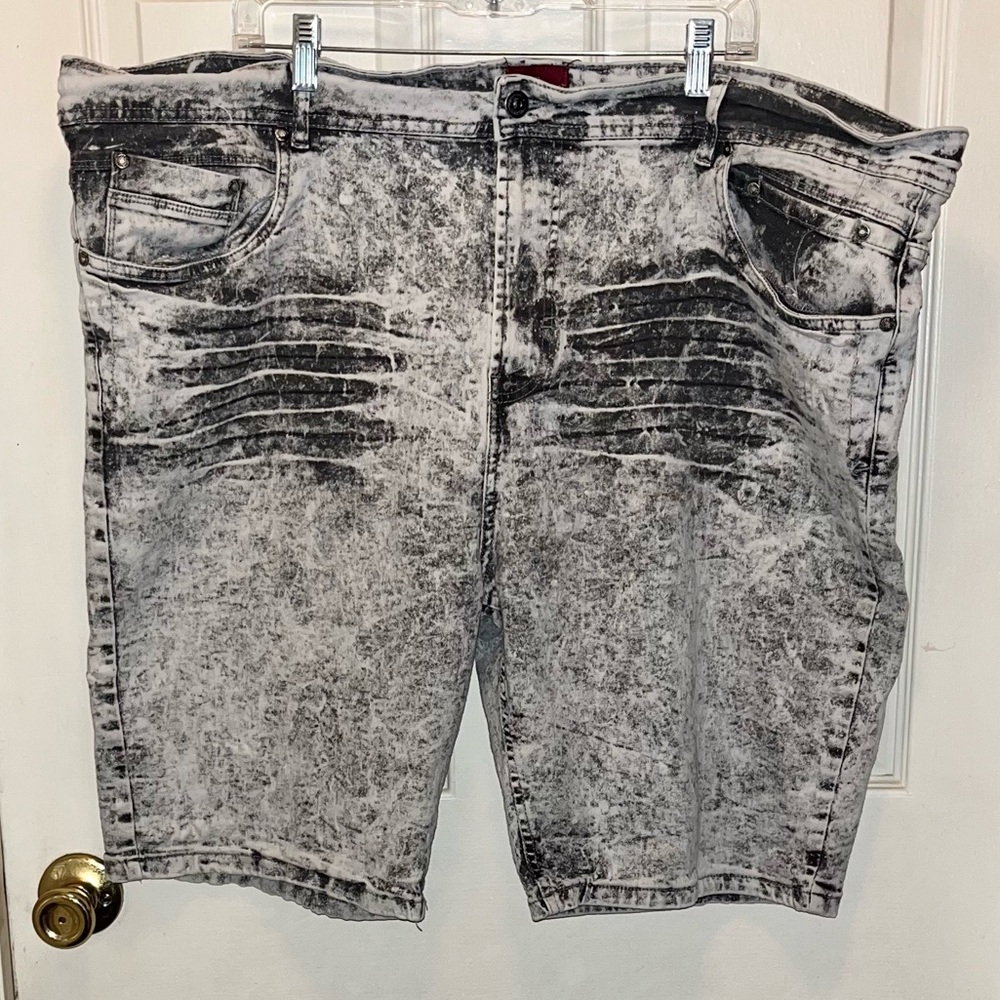 TRUTH SUBSTANCE Men’s Denim Shorts. Sz 50.